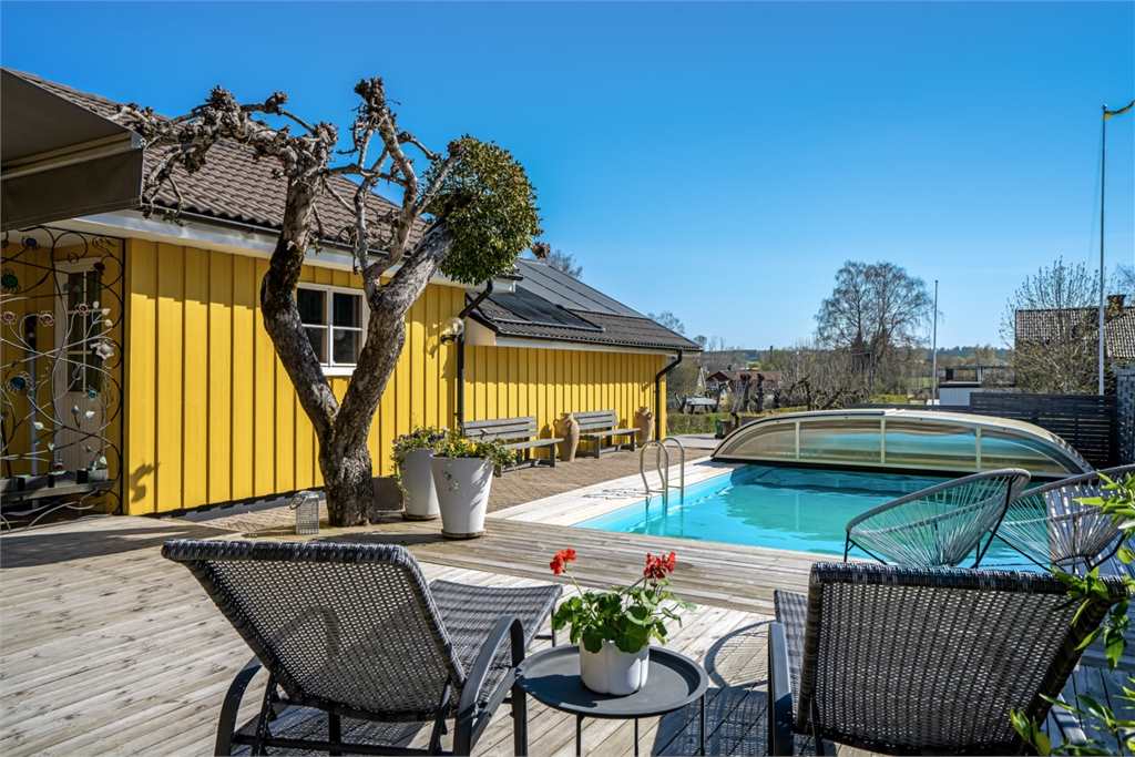 Villa i Örsundsbro, Sverige, Kastanjevägen 7B