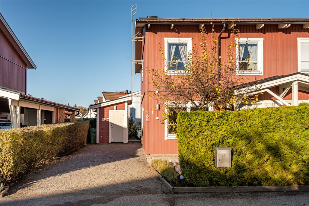 Bostadsrätt i Viksjö, Järfälla, Sverige, Gårdsvägen 39