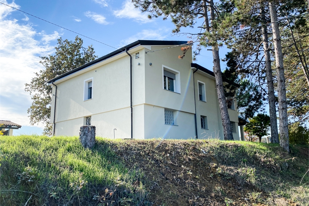 Villa i Piemonte, Mombaruzzo, Italien, Mombaruzzo