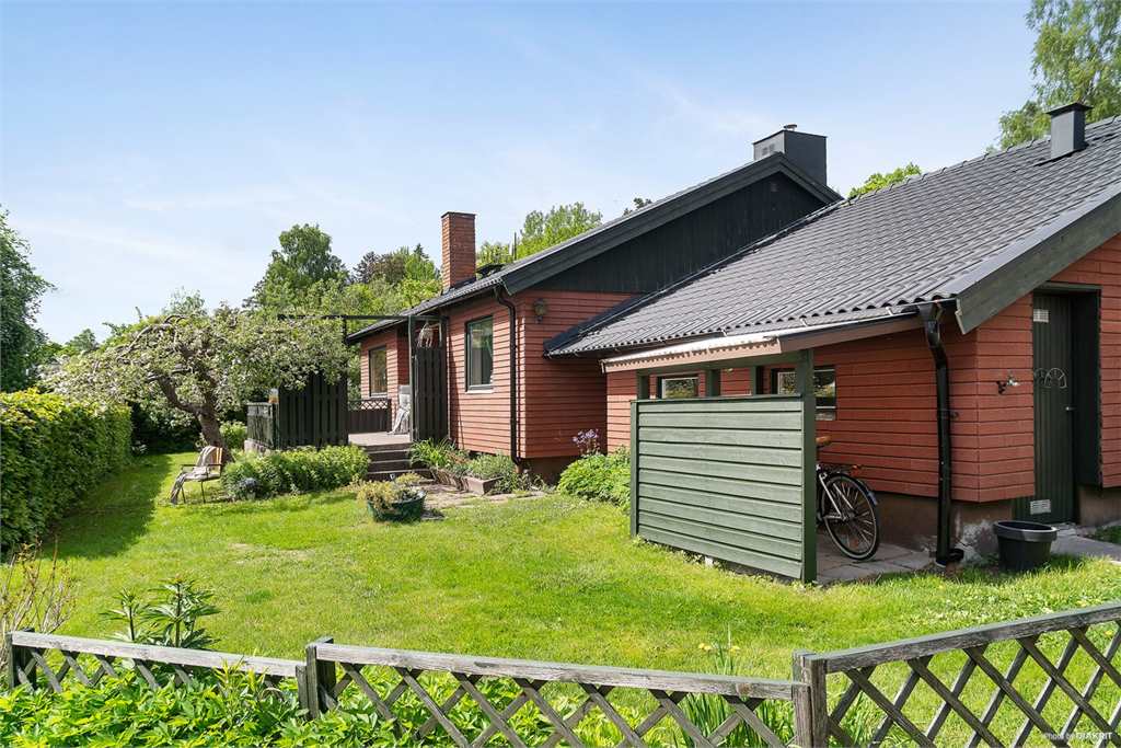 Villa i Trollbäcken, Tyresö, Sverige, Skogsängsvägen 34